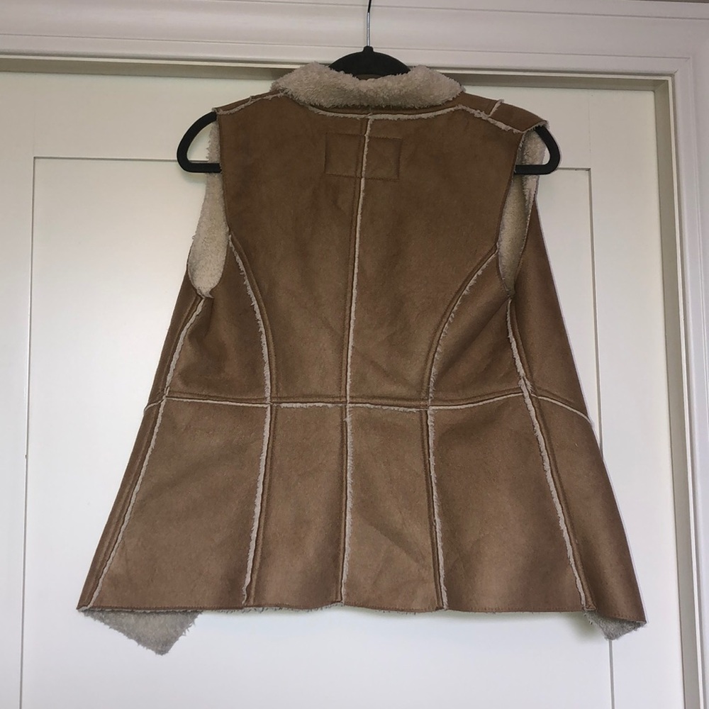 Tan vest - Picture 4 of 7